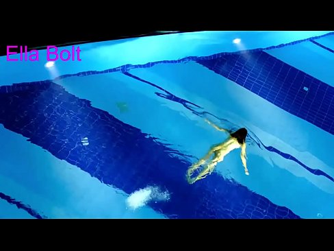 ❤️ Jeg kan ikke stoppe med at se, ung blondine fanget i at svømme nøgen i ELLA BOLT resort pool ☑ Porn video at da.libporno.ru ️❤