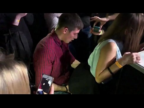 ❤️ Rigtig sex i en russisk natklub. 18-årig russisk pige i anus og vagina kneppet i en natklub ☑ Porn video at da.libporno.ru ️❤